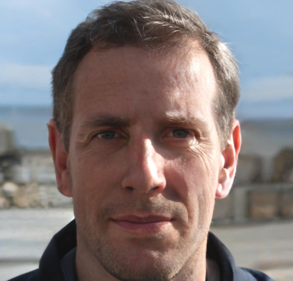 Portrait de Léonard Deschamps, formateur en monitoring système